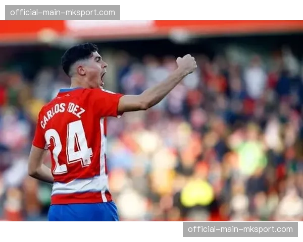 格拉纳达主力中卫伤愈复出,将极大提升球队定位球防守高度。