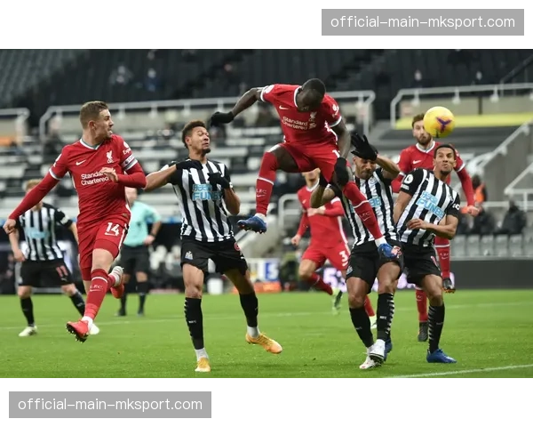 半场：尼斯0-0里昂，双方门将各献神扑