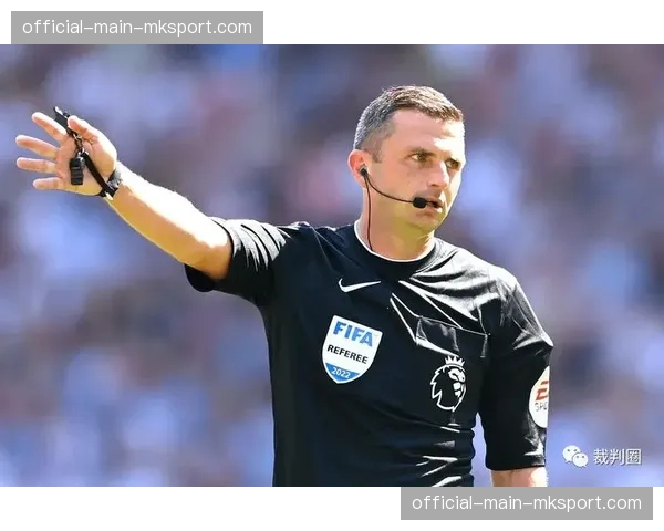 裁判团队公布，本周末焦点战将由法国名哨马修·雷纳尔执法