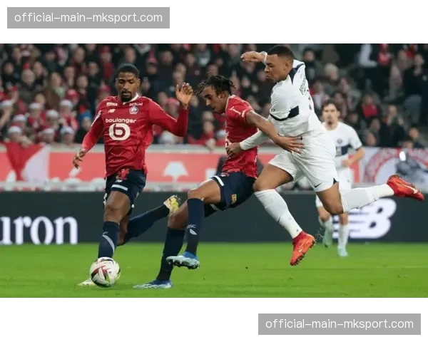 巴黎圣日耳曼前场压迫链6-8秒内形成局部围抢，迫使对手后场失误